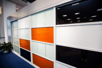 Colored glazing glass